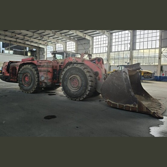 Sandvik #LH517, Scooptram, 9-Yard, 17,042 hours, 2013 - Image 2