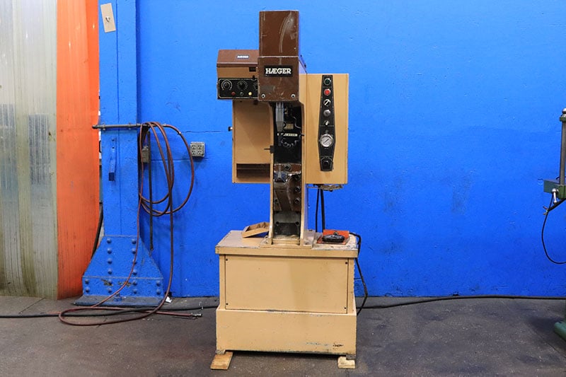 6 Ton, Haeger #HP6-B, hydraulic insertion press, 8.5" stroke, 18" throat, 3/8"-8.5" vertical upstroke - Image 1