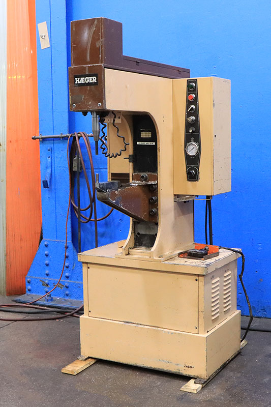 6 Ton, Haeger #HP6-B, hydraulic insertion press, 8.5" stroke, 18" throat, 3/8"-8.5" vertical upstroke - Image 2