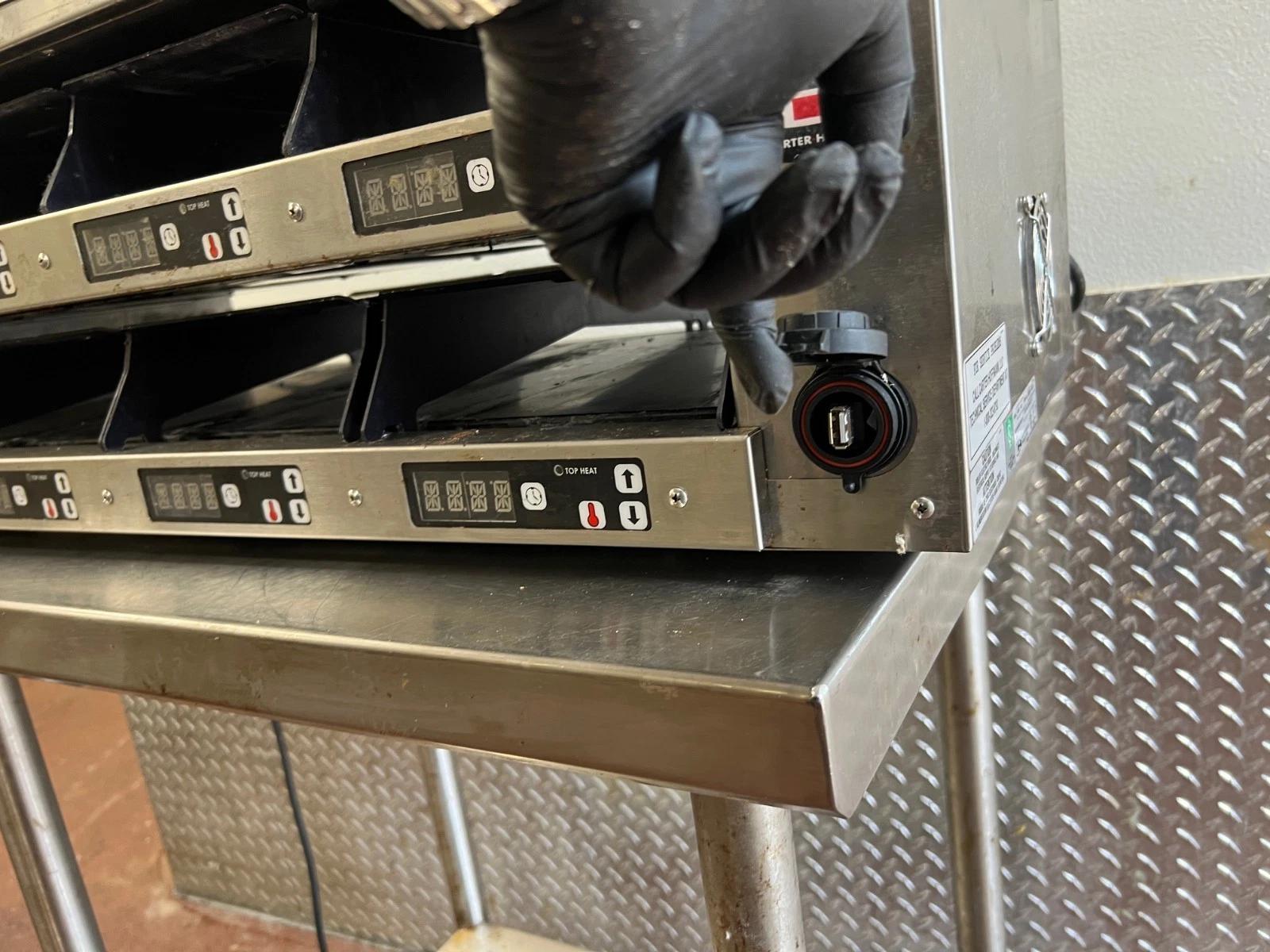 Carter Hoffman #M243P-BOJ, Warming Unit/Heated Holding Cabinet, 8 heated tray slots, 120 Volt, 1PH - Image 2