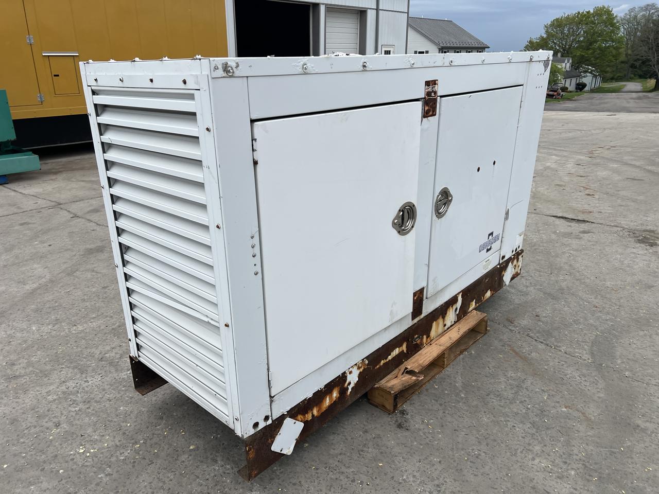 100 KW Blue Star Power #363PS, Diesel Generator Set, 277/480 Volts, 1800 RPM, circuit breaker, 1PH/3PH, 3335 - Image 5