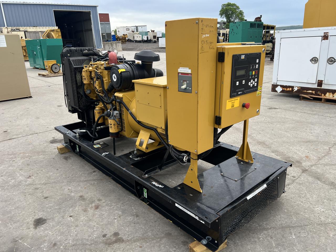 100 KW Caterpillar #LC3014F, Diesel Generator Set, 120/208 Volts, 3362 HP @ 1800 RPM CAT C4.4 Acert engine - Image 2