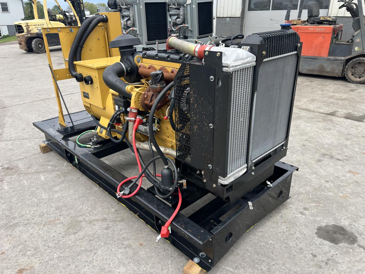 100 KW Caterpillar #LC3014F, Diesel Generator Set, 120/208 Volts, 3362 HP @ 1800 RPM CAT C4.4 Acert engine - Image 6