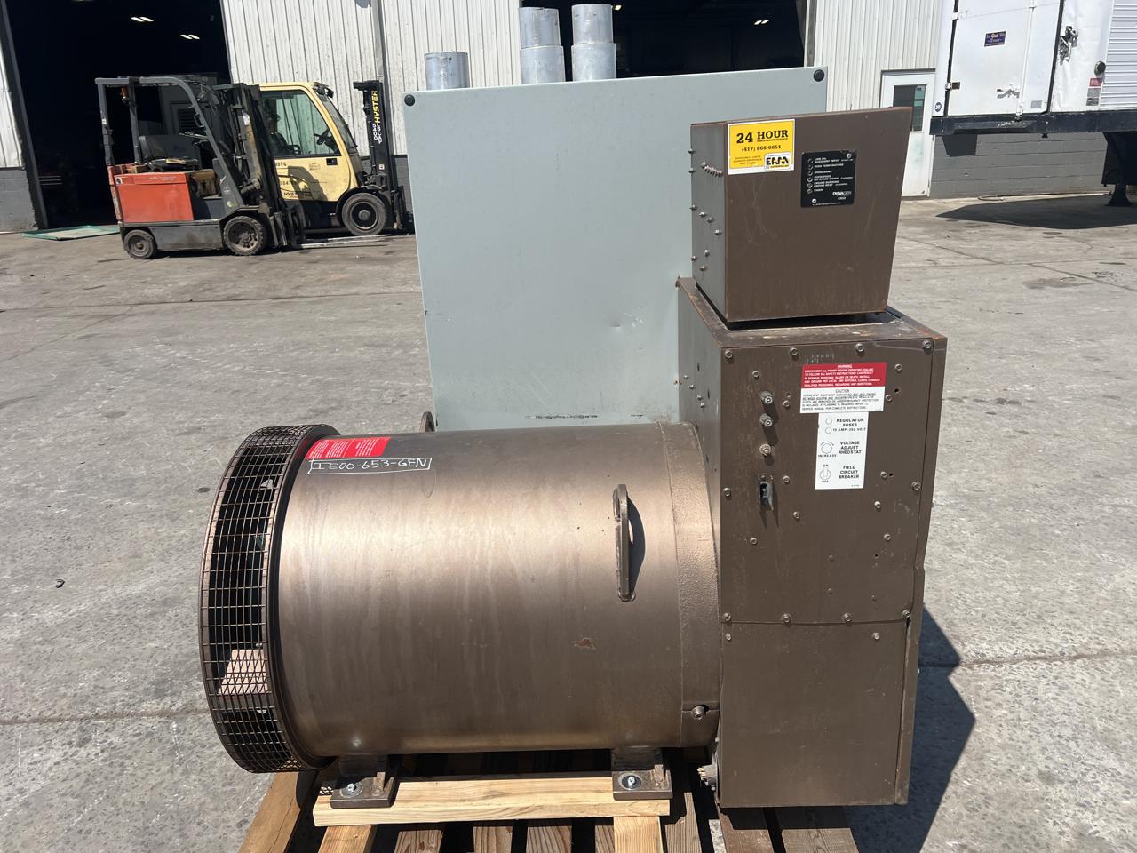 300 KW Marathon #MCD-300-3, Generator End, 120/240 Volts, 10-wire, 3PH, 946 hours, 1987 - Image 1