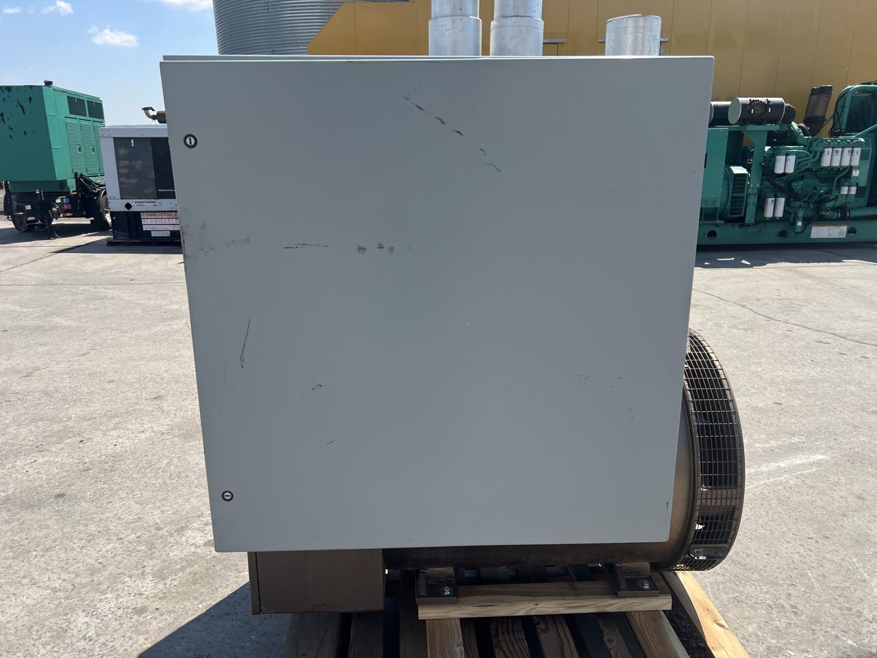 300 KW Marathon #MCD-300-3, Generator End, 120/240 Volts, 10-wire, 3PH, 946 hours, 1987 - Image 6