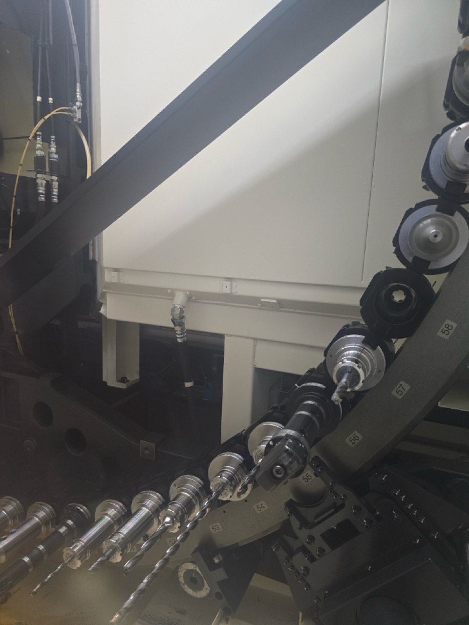 Makino #A81NX, CNC horizontal machining center, 35.4" X, 35.4" Y, 40.2" Z, 24.8" x 24.8" Pallet, 10,000 RPM - Image 6
