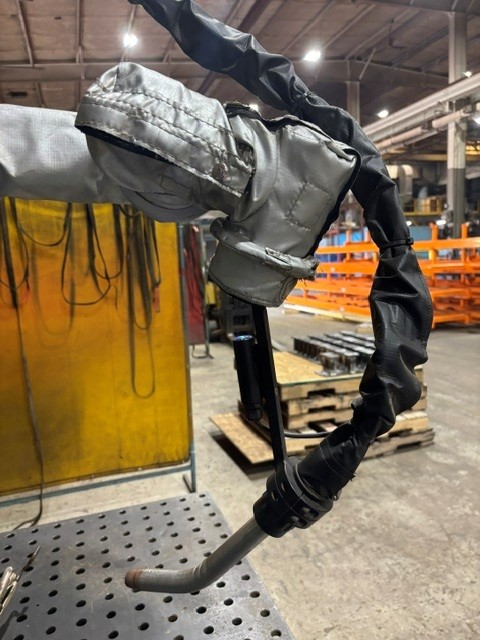 Vectis #UR10e, Collaborative Welding Robot, 6-Axis, 27.5 lb. Payload, 51" Reach, Miller Invision 450MPa, 2023 - Image 3