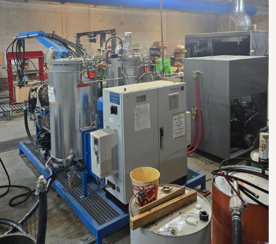 Hennecke #HIGHLINE-650, Polyurethane Metering Machine, 2-Component, MT 18-2 Mixhead, 250L Tanks, 2016 - Image 5