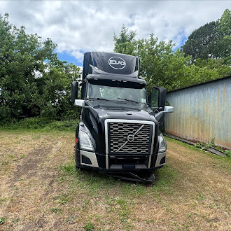 Volvo #D13, Day Cab Truck, 455 HP, 12-Spd Automatic, 12.8L Diesel, 4x2, 52,000 lb. GVWR, 2020 - Image 1