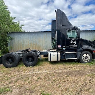 Volvo #D13, Day Cab Truck, 455 HP, 12-Spd Automatic, 12.8L Diesel, 4x2, 52,000 lb. GVWR, 2020 - Image 4