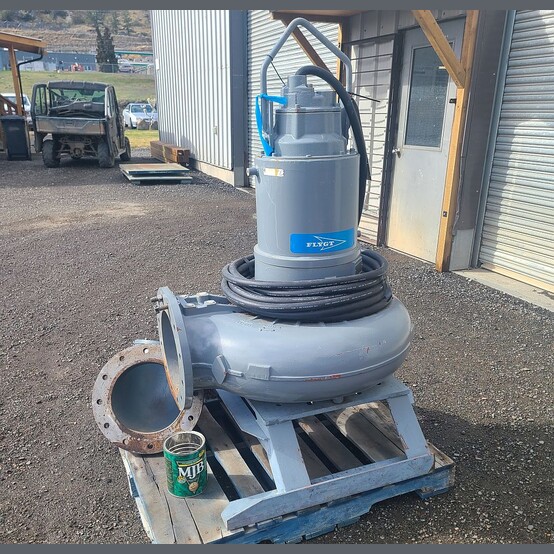 ITT Flygt #3201.180-3893, Submersible Pump, 12" discharge, 65' max. submergence, 30 HP, 855 RPM, 31 amps, 600 - Image 3