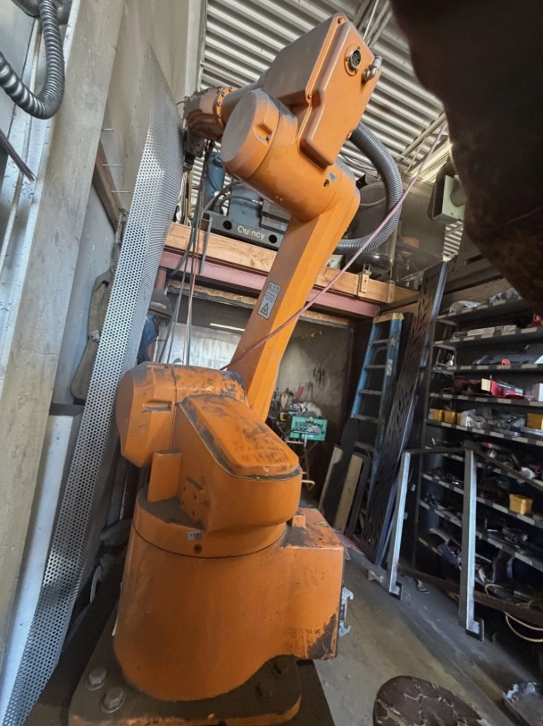 Kuka, 6-Axis Robotic Fiber Laser Cutting System, 1500 watt, 7-Axis positioner, 220 V., 2021 - Image 4