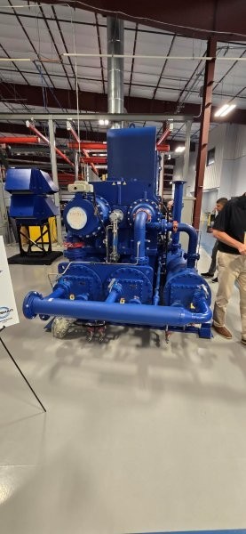3524 acfm, 130 psig, Kaishan #KCOF-800, 800 HP, 4160 V., NEW Centrifugal Compressor Package - Image 2