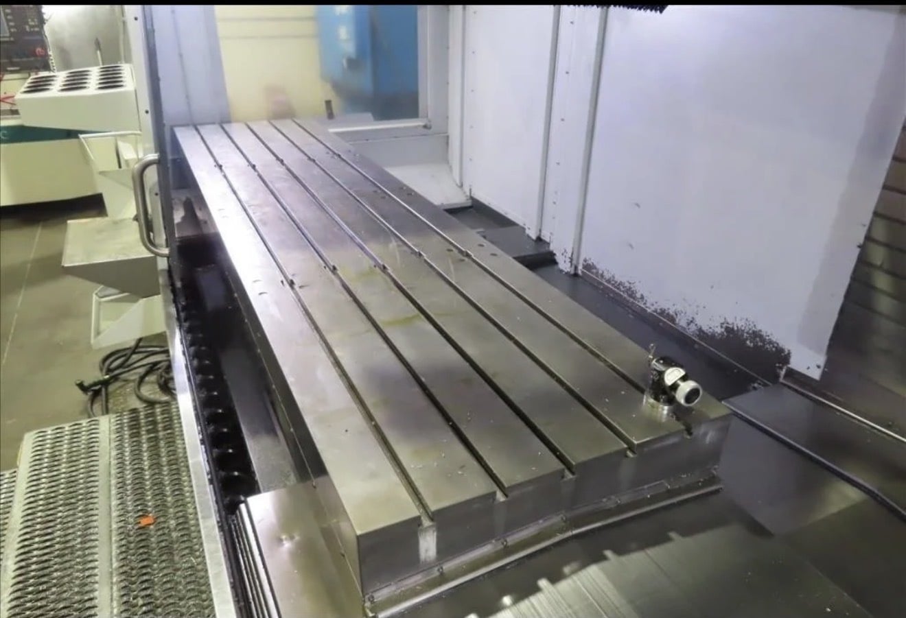 Haas #VF-10/50, vertical machining center, 120" X, 32" Y, 30" Z, 7500 RPM, 30 HP, CAT50, 30 automatic tool - Image 4