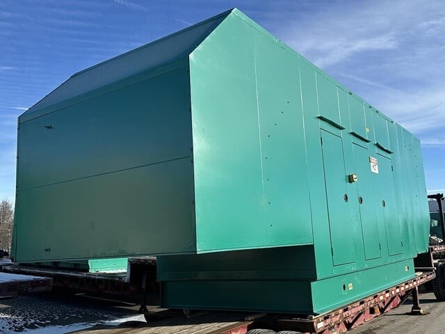 500 KW Cummins #500GFGA, Natural Gas Generator, 671 HP, #GTA38 Engine, 277/480 Volts, sound attenuated - Image 1