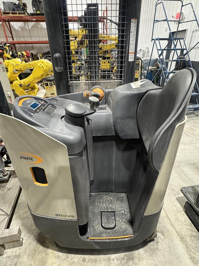 3,500 lb. Crown #RR5725-35, Electric Reach Forklift, 270" Lift, 36V, Stand-Up Narrow Aisle, 2015 - Image 9