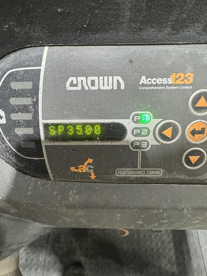 3,000 lb. Crown #SP3520-30, Electric Order Picker, 24V, 48" Width, 6.5 MPH, 2016 - Image 9
