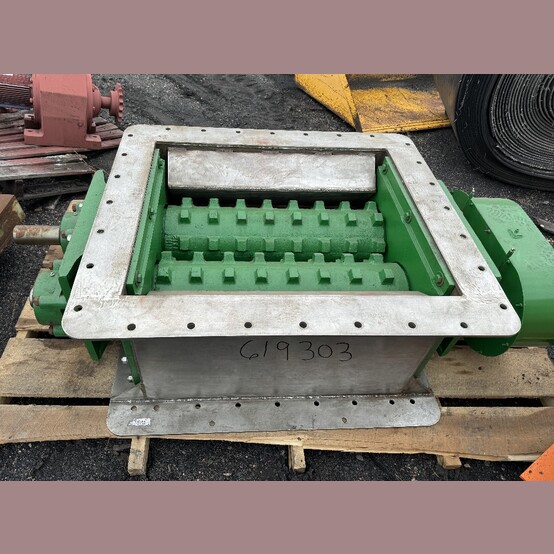 9" x 32" Helmick #E9710MKA304, double roll clinker crusher, 33" x 20" feed opening - Image 6