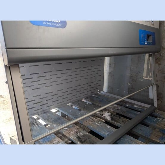Labconco Paramount #6963400, 48" ductless fume hood, epoxy coated aluminum frame, tempered glass sash - Image 2