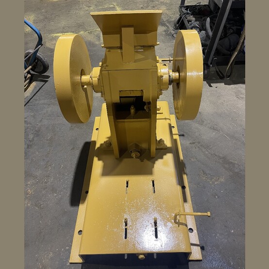 5" x 6" Lab Jaw Crusher, 1 HP required, mounted on frame - Image 3