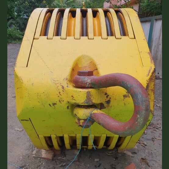 270 Ton, Top Oil Field Ind. Ltd. #National 760-H-650, Travelling Block & Hook, 13.5' L x 6' width x 3.5' H - Image 3