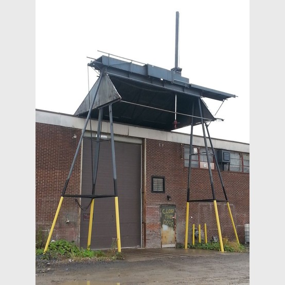25 Ton, Tyson, Outdoor Overhead Crane, 25' Clearance, 18' Width Clearance, 30 Ton Cylinder Pull, 5 HP. Power - Image 1