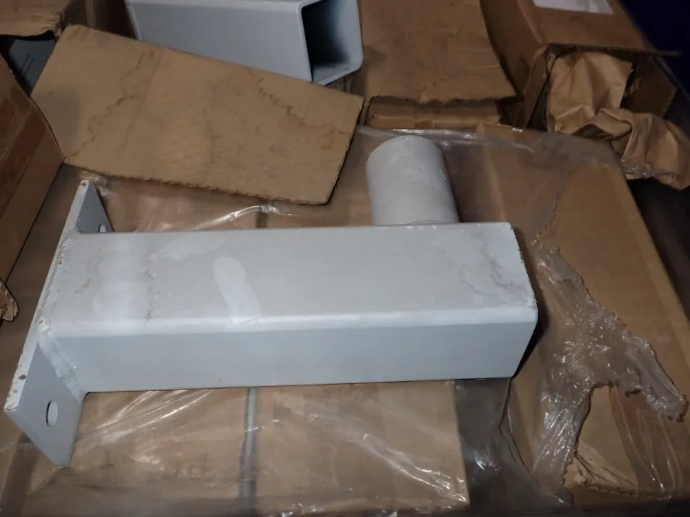 Cree #OSQ-B-AASV, Adjustable Arm Adapters, LOT of 180 Boxes - Image 3