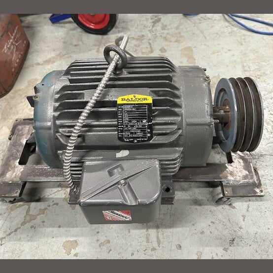 15 HP 1760 RPM Baldor - Caterpillar #: M2333T-5, Frame 254T, 575 Volts, Electric Motor - Image 1