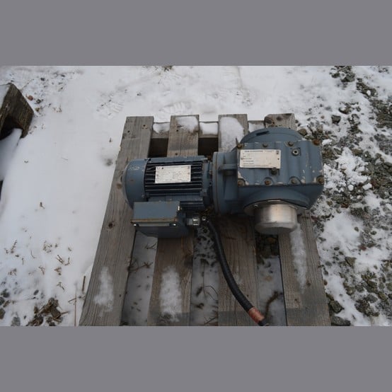 0.75 HP 1700 RPM Sew-Eurodrive, Gearhead Motor, 8.69:1 Ratio, 230/460 Volts - Image 4