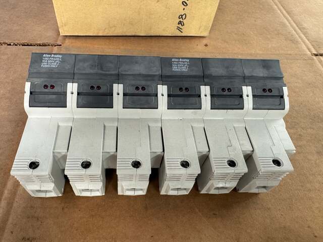 Allen-Bradley Fuse Holder 1492-FB3J30-L 600V - Image 1
