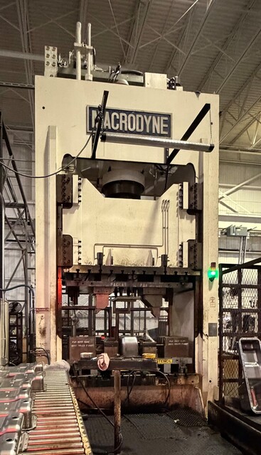300 Ton, Macrodyne #MP2300-2, single point hydraulic press, 76" x 60" Bed, 55" Daylight, 48" Stroke - Image 1
