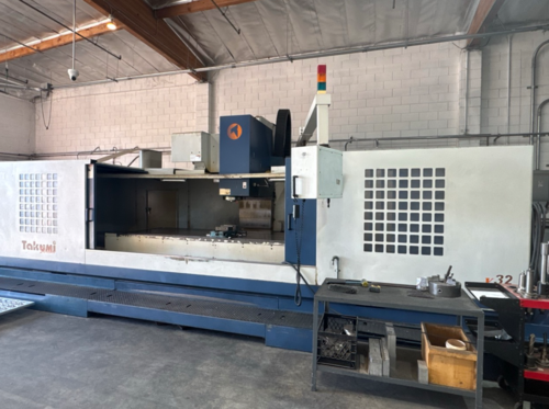 Takumi #V32, Vertical Machining Center, 126" x 40" table, 126" X, 40" Y, 30" Z, 35 HP, 6000 RPM, CAT 50, 32 - Image 1
