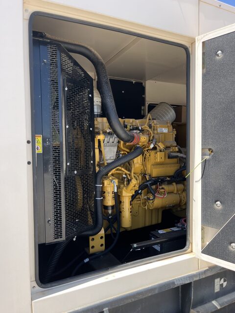300 KW Caterpillar #C9, Diesel Generator Set, 480 Volt, 1800 RPM, 600 amp circuit breaker, EMCP 4.2 control - Image 4