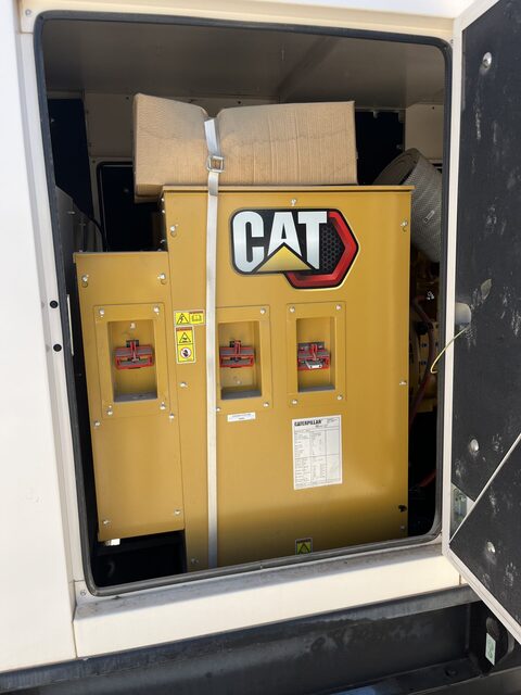 300 KW Caterpillar #C9, Diesel Generator Set, 480 Volt, 1800 RPM, 600 amp circuit breaker, EMCP 4.2 control - Image 5