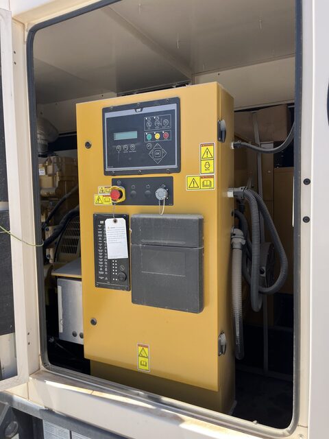 300 KW Caterpillar #C9, Diesel Generator Set, 480 Volt, 1800 RPM, 600 amp circuit breaker, EMCP 4.2 control - Image 6
