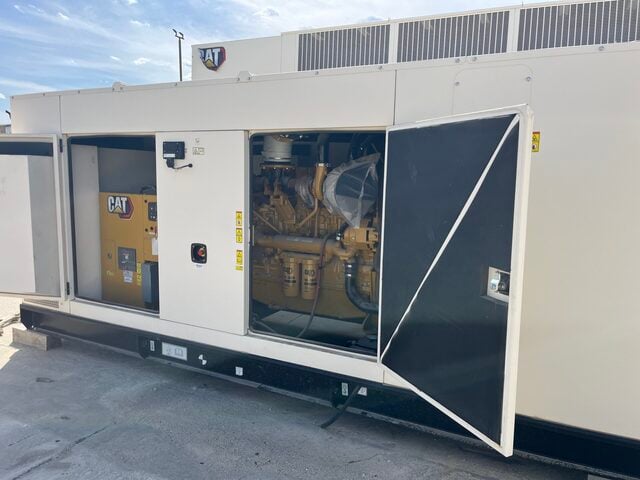 600 KW Caterpillar #D600GC, Diesel Generator Set, 480 Volt, 1800 RPM, 1200 amp circuit breaker, GCCP1.2 - Image 3