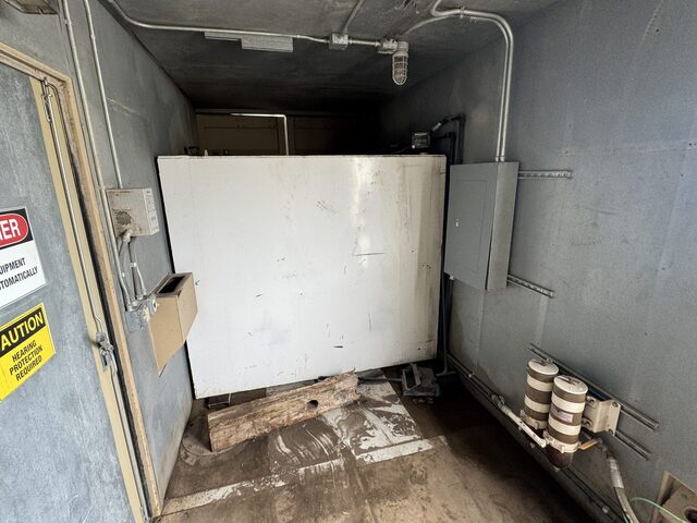 1250 KW Cummins #DFLC, Diesel Generator Set, 480 Volt, 1800 RPM, 2000 amp circuit breaker, Power Command - Image 9