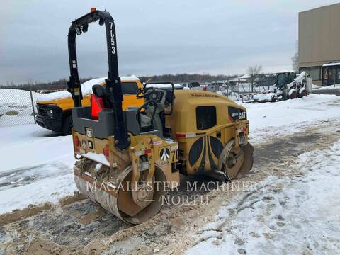 Caterpillar CB34B, Vibratory Single Drum Asphalt, 4484 hours, S/N: XB400188, 2016 - Image 3