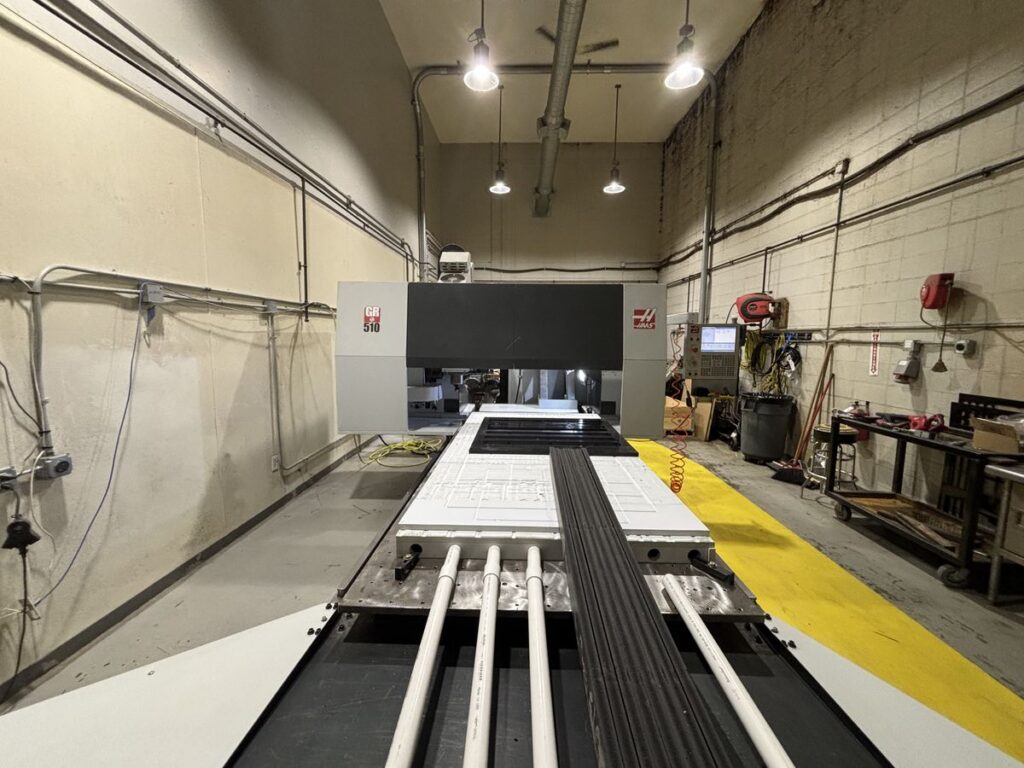 Haas #GR-510, CNC gantry mill, 121" X Travel, 61" Y Travel, 11" Z, 15000 RPM, 10 automatic tool changer - Image 2
