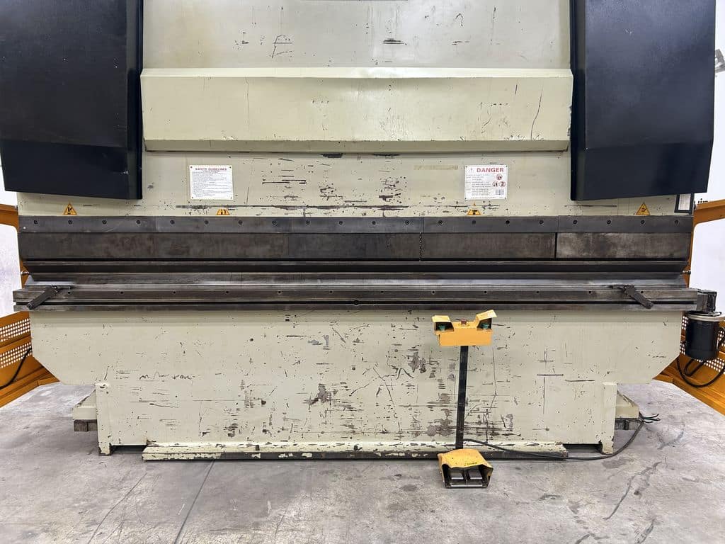 330 Ton, U.S. Industrial #US33013ACR, CNC hydraulic press brake, 13' overall, 118" between housing, 30 HP - Image 4