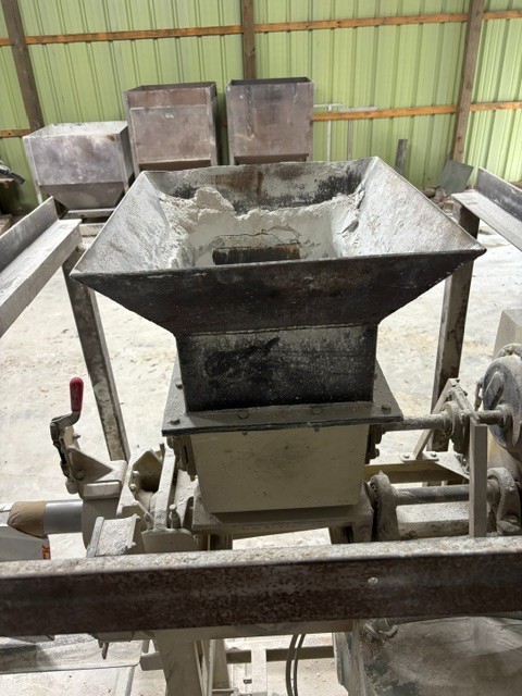 HL Stoker #200, Auger Bagging/Filling Machine, (2) small material hoppers, 220 Volt - Image 10