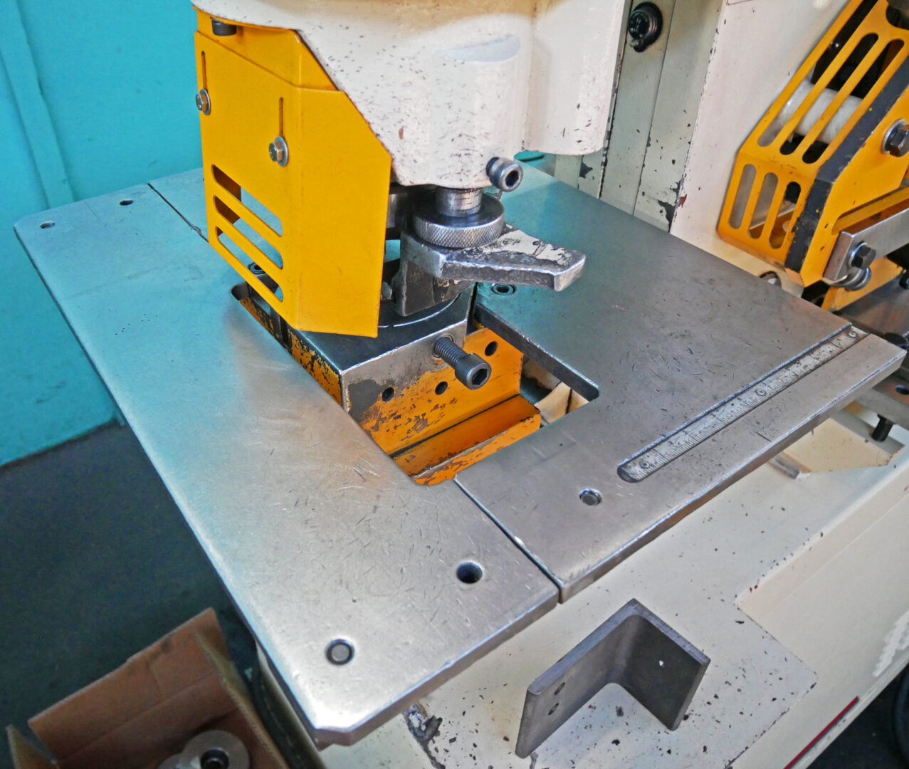 4-1/2" x 4-1/2" x 3/8" Geka #Hydracrop-55-A, Hydraulic Ironworker, 55 Ton - Image 5
