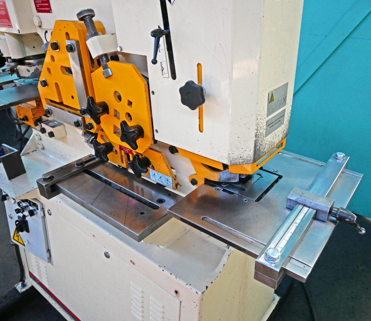 4-1/2" x 4-1/2" x 3/8" Geka #Hydracrop-55-A, Hydraulic Ironworker, 55 Ton - Image 7