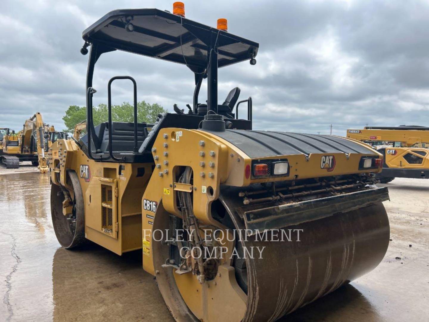 Caterpillar CB16, Compactor, 1538 hours, S/N: HP501072, 2024 - Image 4