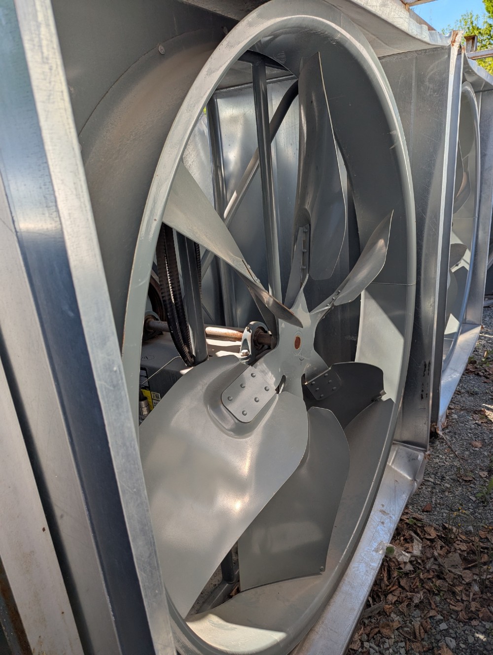 72000 cfm Loren Cook 600XLWH, wall mounted fans, belt driven, 15 HP (21 available) - Image 1
