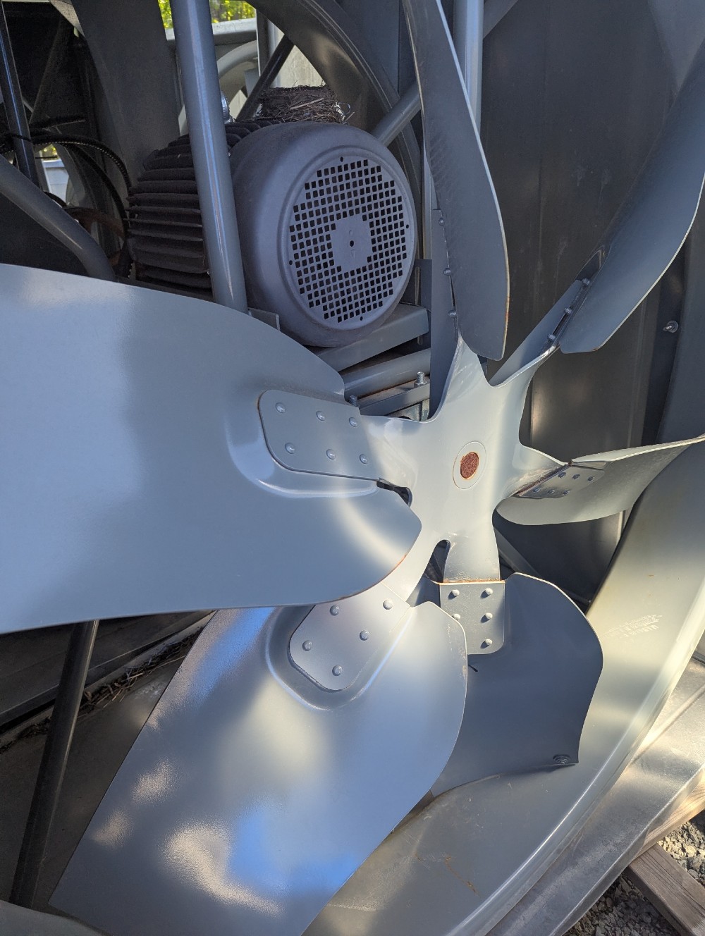 72000 cfm Loren Cook 600XLWH, wall mounted fans, belt driven, 15 HP (21 available) - Image 2