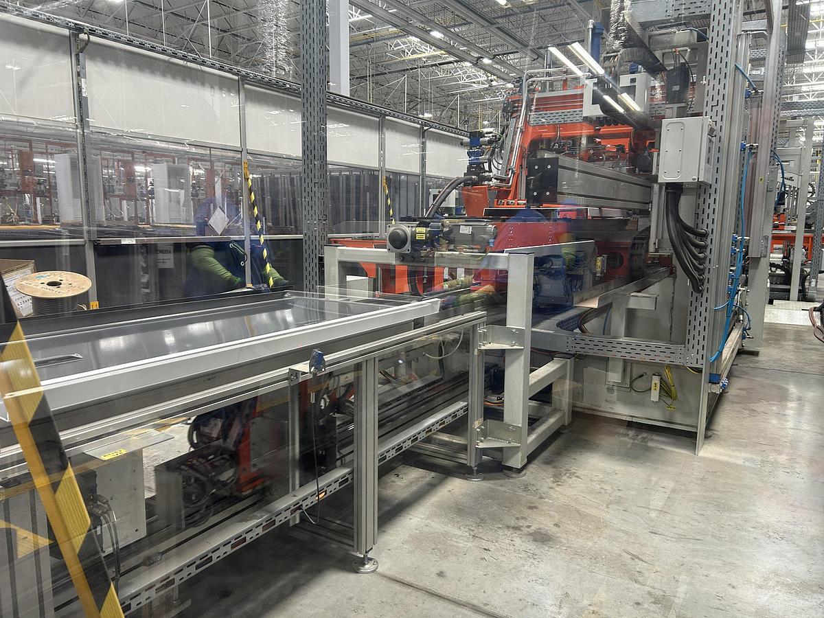 QS Group, sheet metal door fab line, loading station, punching bench, transfer system, long side bending - Image 4