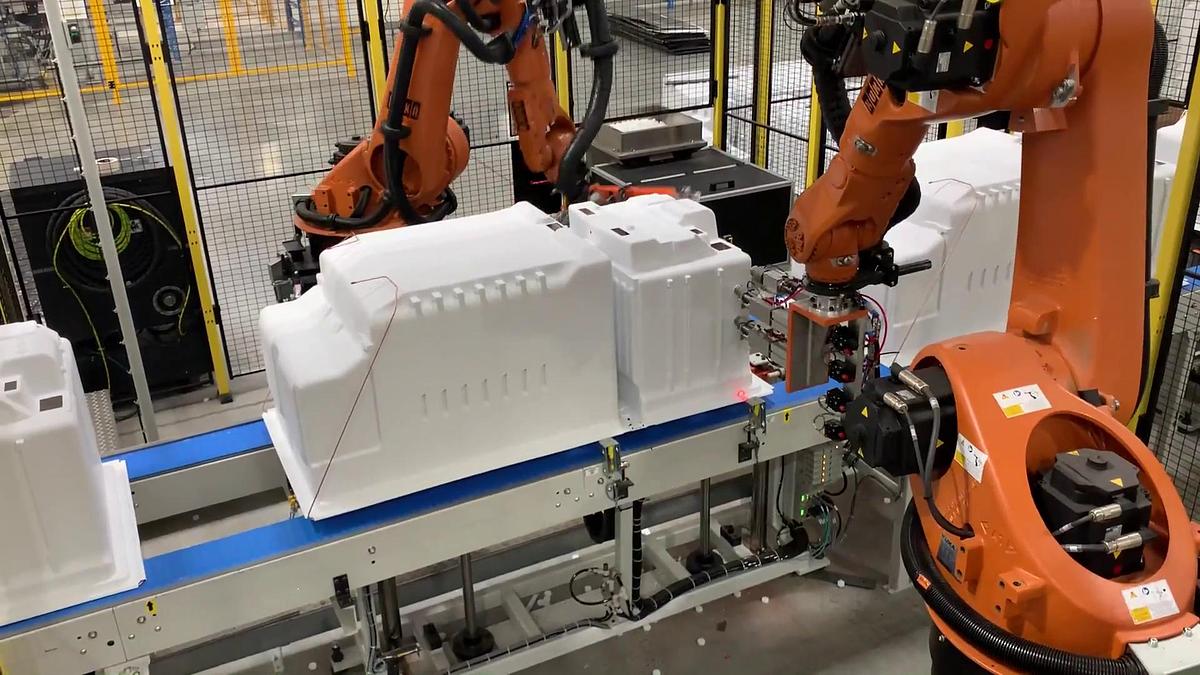 Kuka, KR 60-3000, 6-Axis Robot, KRC4 Controller, Teach Pendant, 2018 (25 available) - Image 2