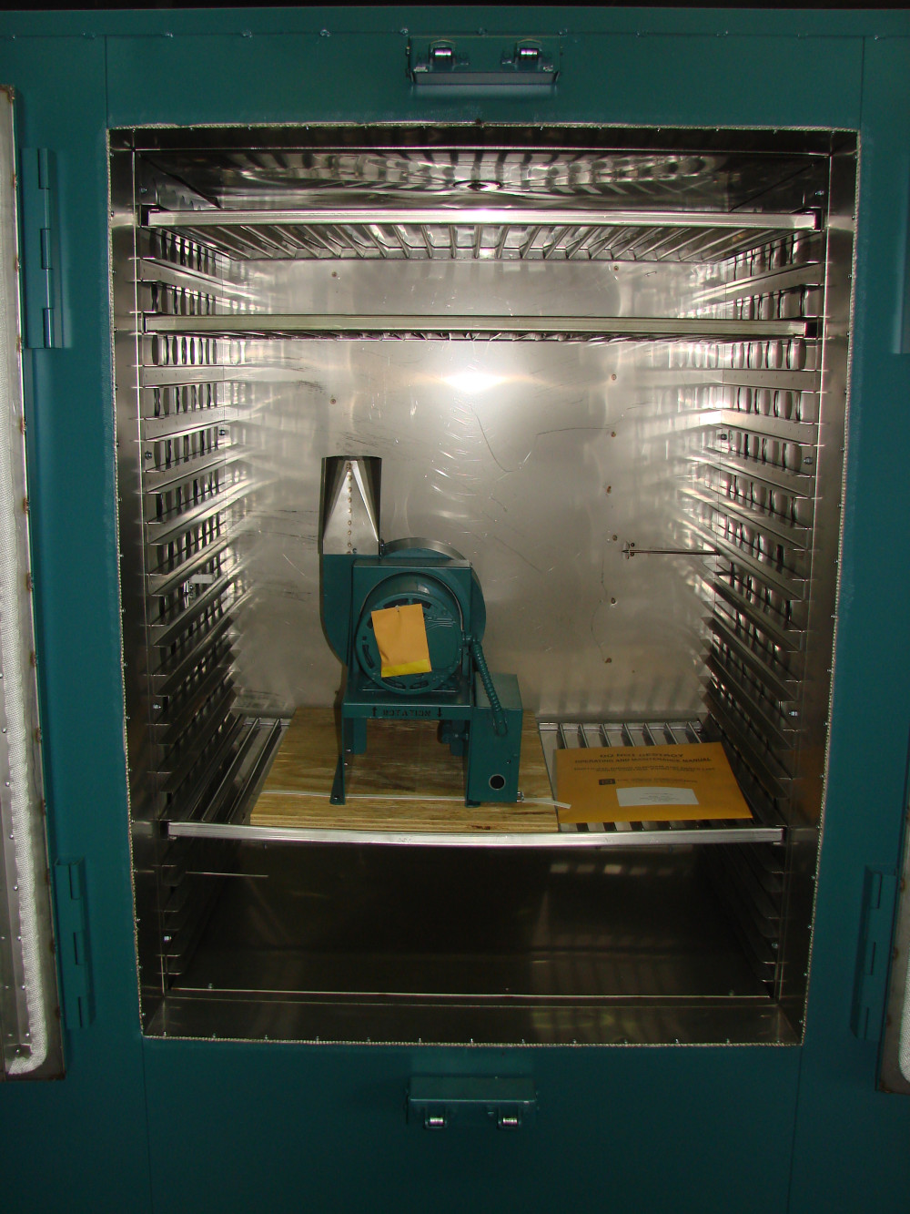 38" width x 50" H x 26" L Grieve #HZ-550, Class A Solvent Use, Stainless Interior, 550°F, unused - Image 3
