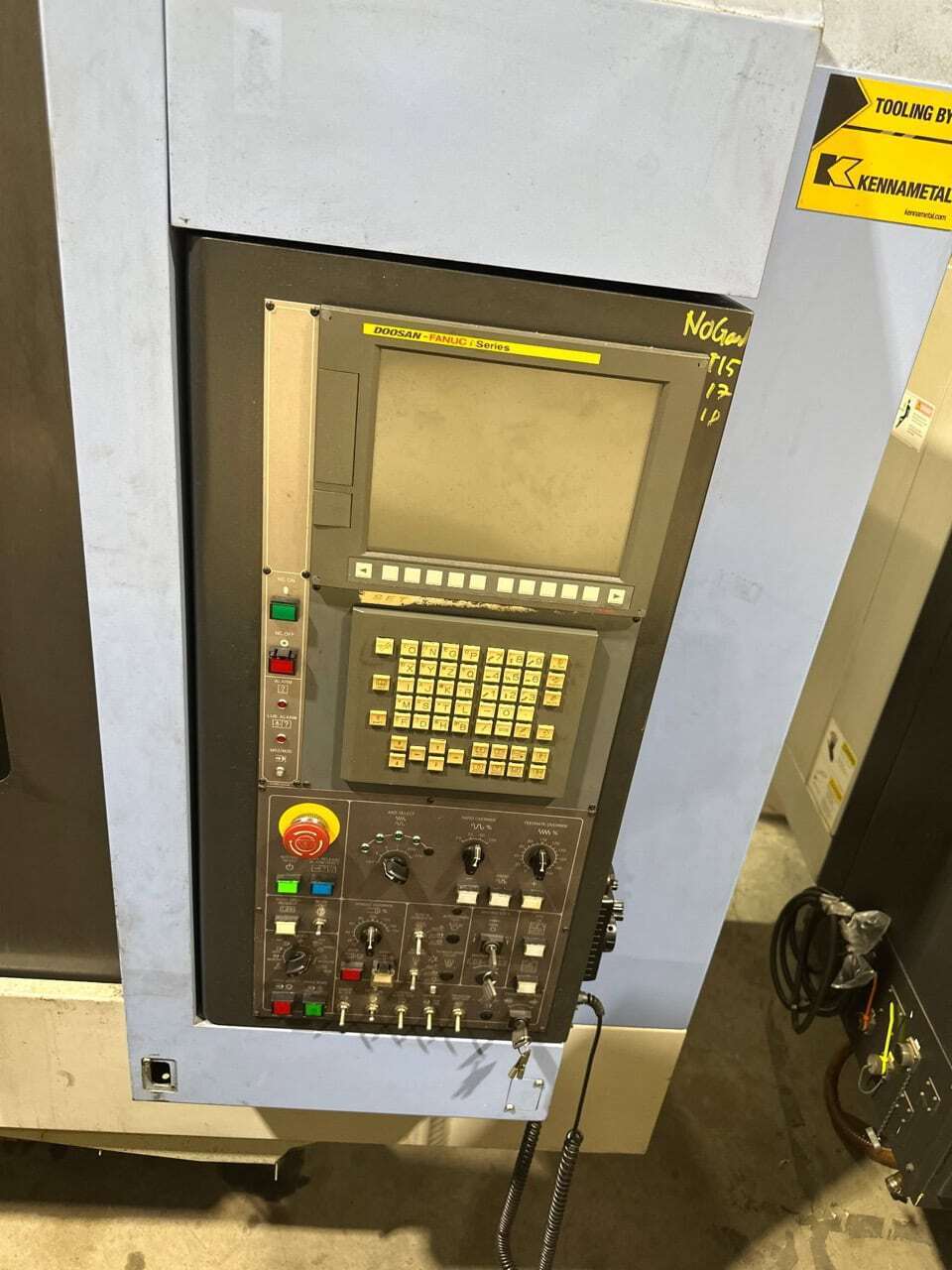 Daewoo Doosan #Mynx-5400/50, CNC Vertical Machining Center, 47.2" x 21.3" table, 40.2" X, 21.3" Y, 20.9" Z - Image 2